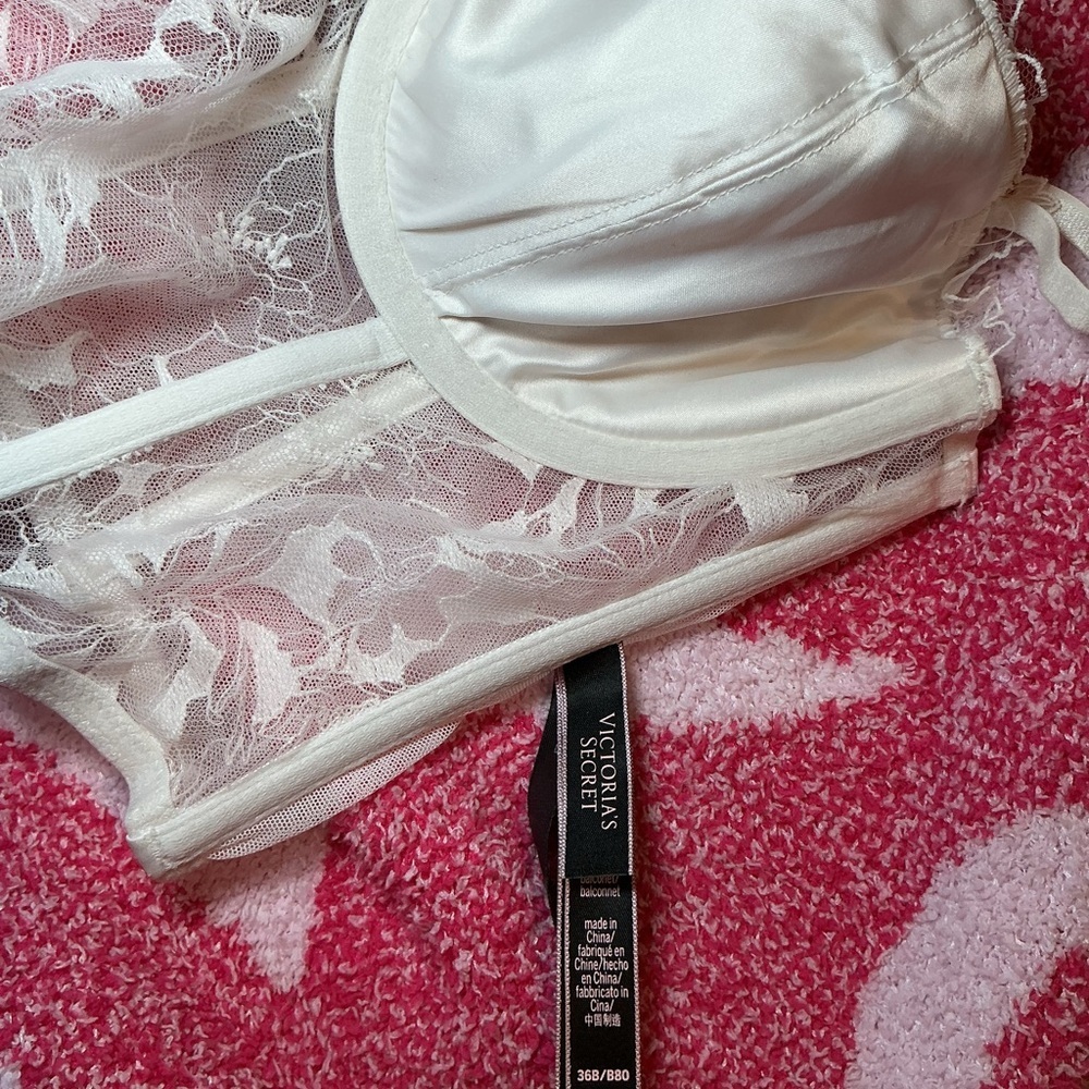 Victoria Secret White Lace Bustier - Picture 6 of 6